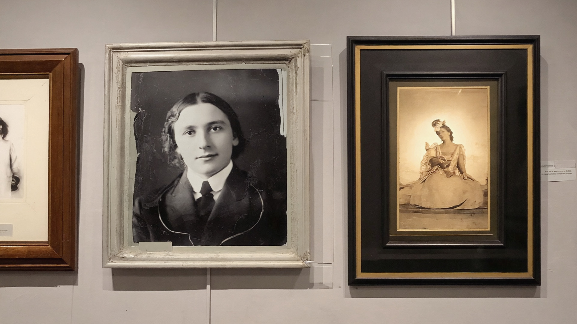 Restauration cadrage photo ancienne Korhogo